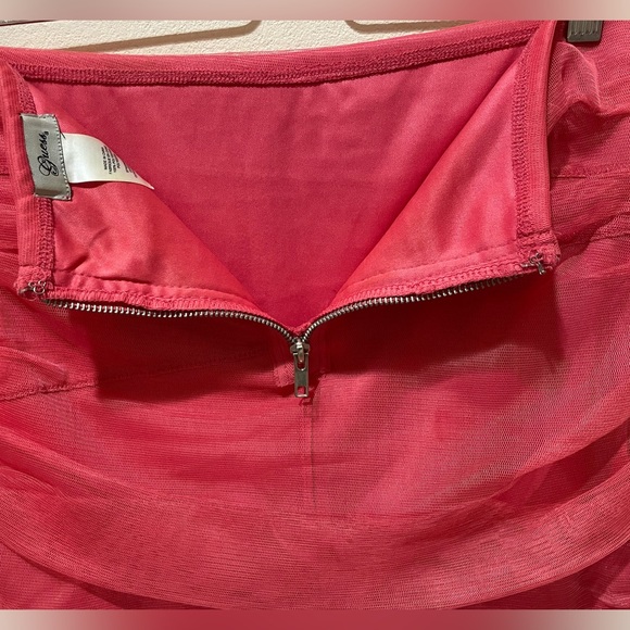 Guess Mini Skirt Mesh - Picture 5 of 7